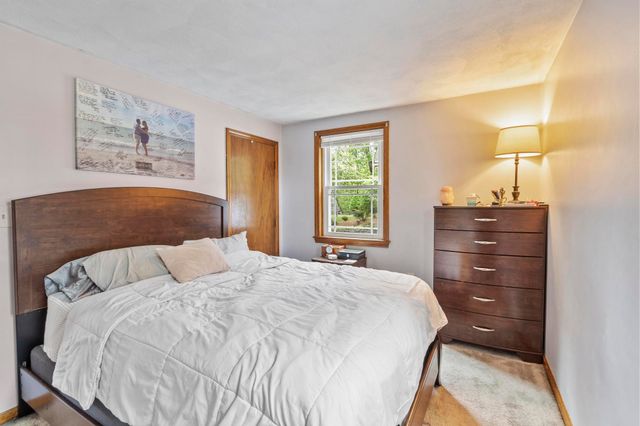 9 Ford Avenue, Salem, NH 03079
