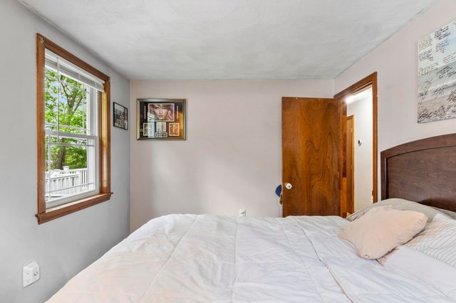 9 Ford Avenue, Salem, NH 03079