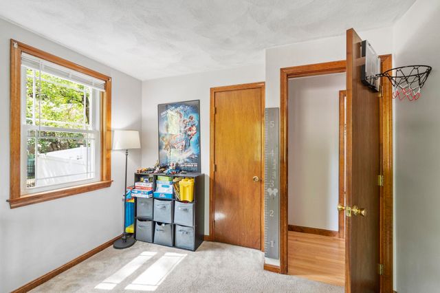 9 Ford Avenue, Salem, NH 03079