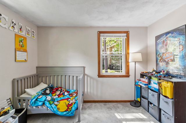 9 Ford Avenue, Salem, NH 03079