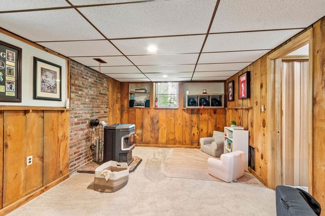9 Ford Avenue, Salem, NH 03079