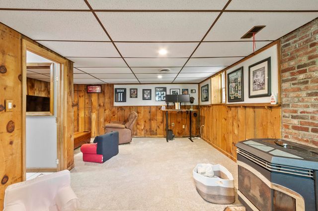 9 Ford Avenue, Salem, NH 03079