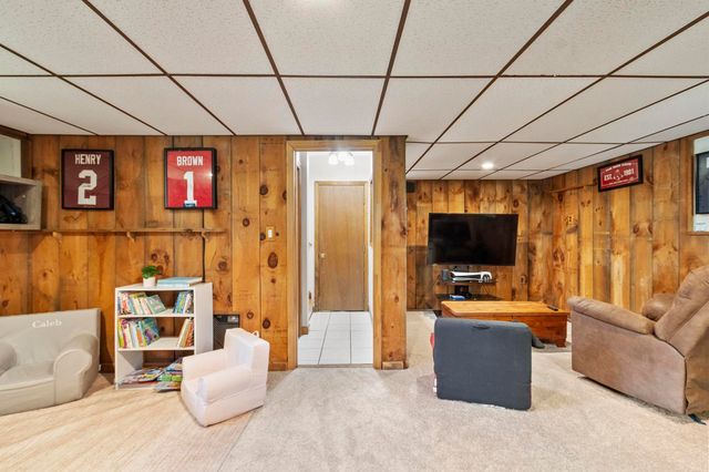 9 Ford Avenue, Salem, NH 03079