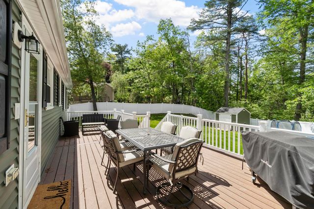 9 Ford Avenue, Salem, NH 03079