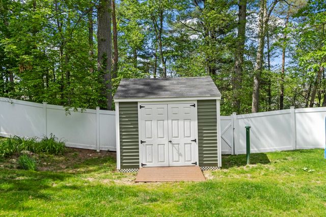 9 Ford Avenue, Salem, NH 03079