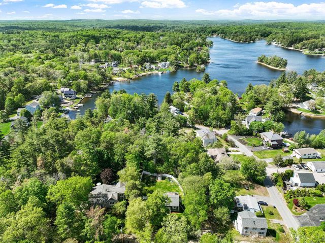 9 Ford Avenue, Salem, NH 03079