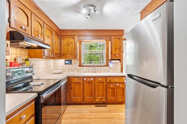 9 Ford Avenue, Salem, NH 03079