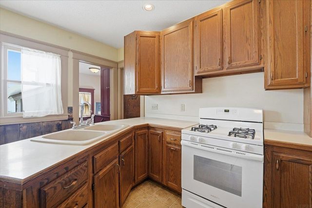 230 Washington Street, Denver, IA 50622