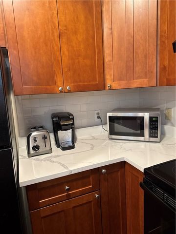 12 Callender Avenue 1, Newport, RI 02840