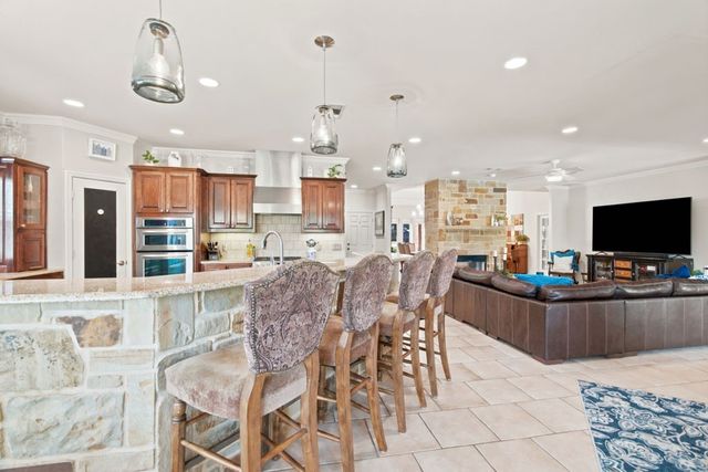 325 Driftwood Court, Azle, TX 76020