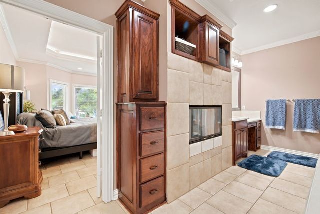 325 Driftwood Court, Azle, TX 76020