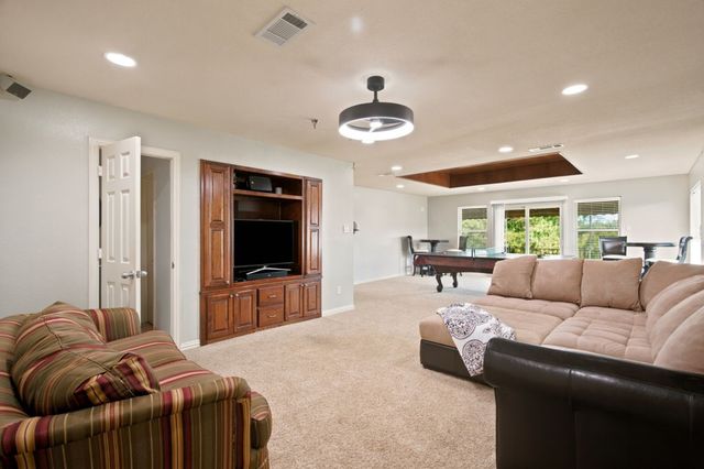325 Driftwood Court, Azle, TX 76020