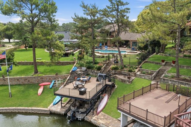 325 Driftwood Court, Azle, TX 76020