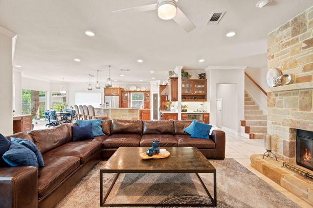 325 Driftwood Court, Azle, TX 76020