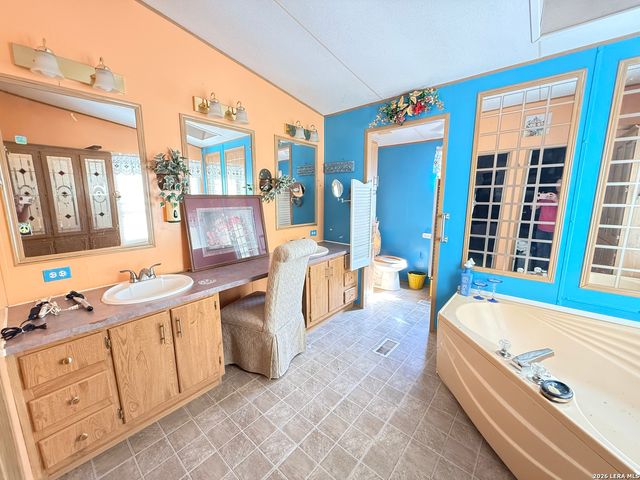 22906 skila, Elmendorf, TX 78112