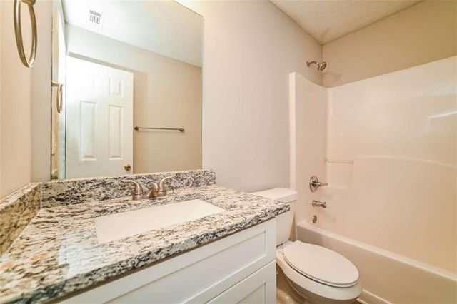 505 Vaughan Valley View, Hampton, GA 30228