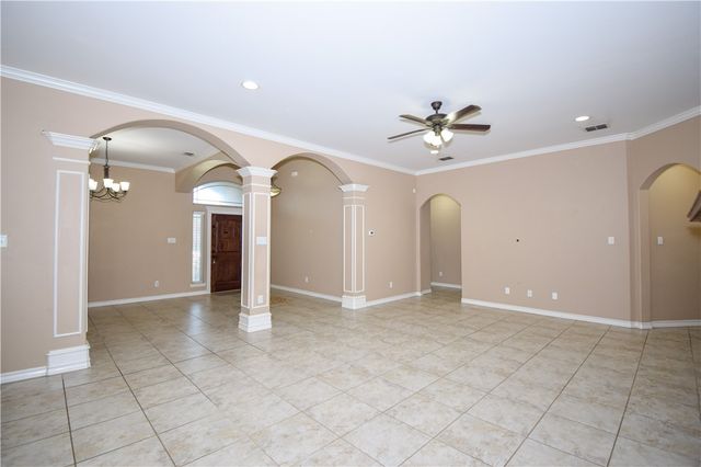 1601 Sea Oak Dr, Corpus Christi, TX 78418