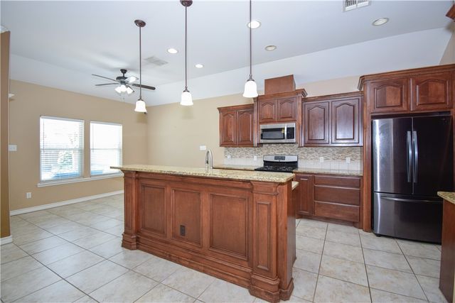 1601 Sea Oak Dr, Corpus Christi, TX 78418