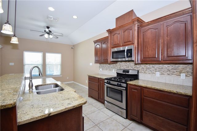 1601 Sea Oak Dr, Corpus Christi, TX 78418