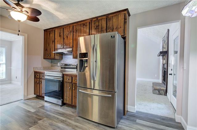 1032 Summer Place NW, Acworth, GA 30102