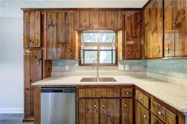 1032 Summer Place NW, Acworth, GA 30102