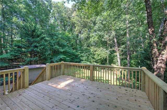 1032 Summer Place NW, Acworth, GA 30102