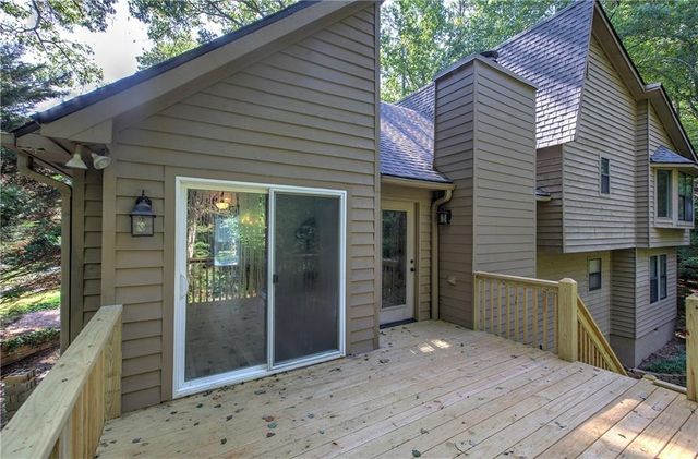 1032 Summer Place NW, Acworth, GA 30102