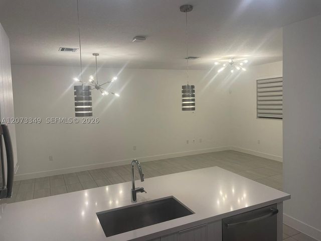 10445 NW 81st Ter 10445, Doral, FL 33178
