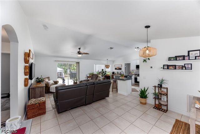 2118 Moore AVE, Alva, FL 33920