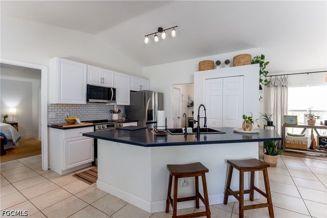 2118 Moore AVE, Alva, FL 33920