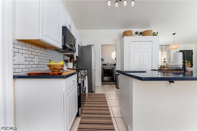 2118 Moore AVE, Alva, FL 33920