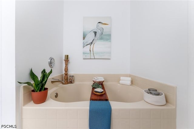 2118 Moore AVE, Alva, FL 33920