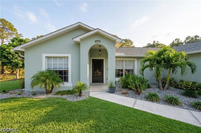 2118 Moore AVE, Alva, FL 33920