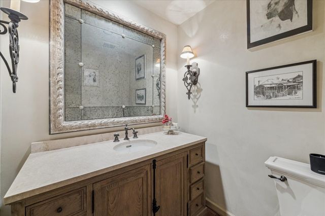 230 Gessner Road, Houston, TX 77024