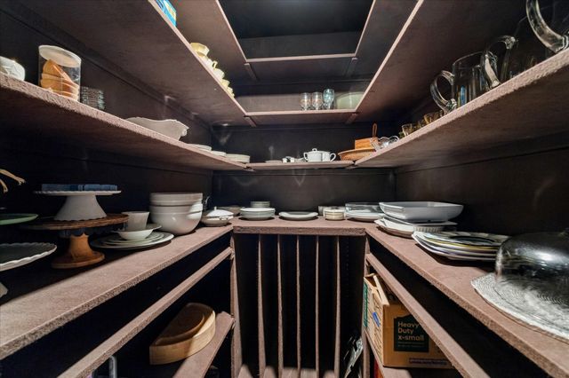 230 Gessner Road, Houston, TX 77024