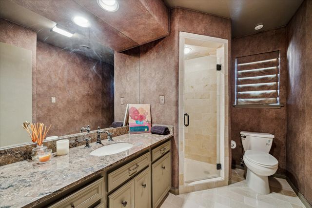 230 Gessner Road, Houston, TX 77024