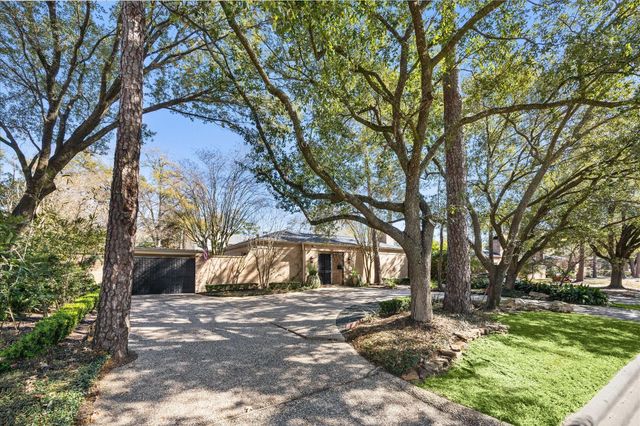 230 Gessner Road, Houston, TX 77024