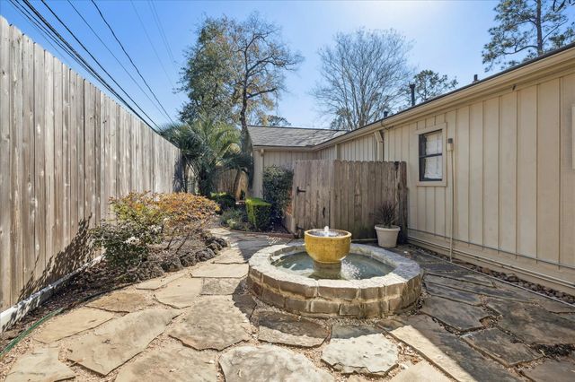 230 Gessner Road, Houston, TX 77024