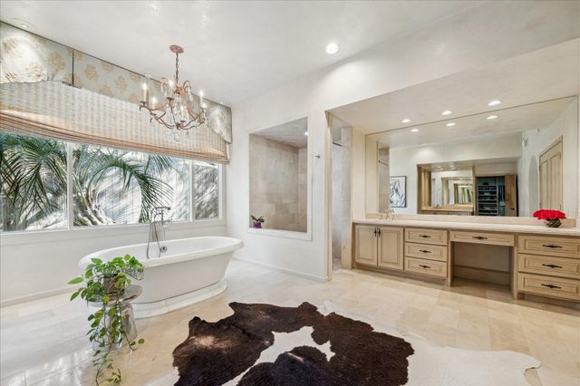 230 Gessner Road, Houston, TX 77024