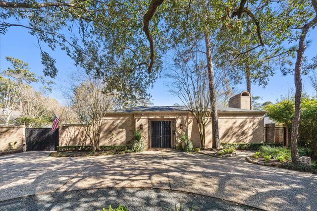 230 Gessner Road, Houston, TX 77024