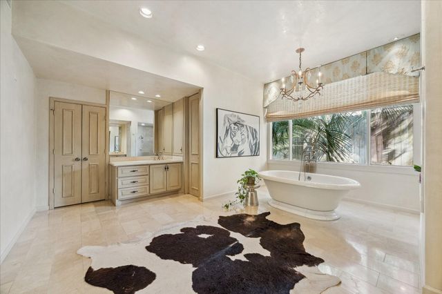 230 Gessner Road, Houston, TX 77024