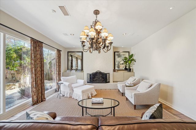 230 Gessner Road, Houston, TX 77024