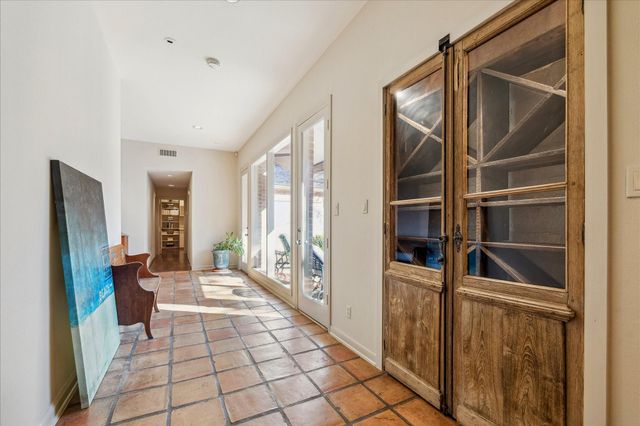 230 Gessner Road, Houston, TX 77024