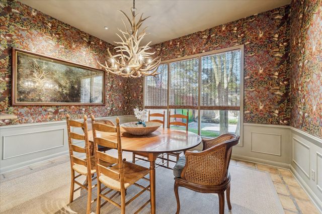 230 Gessner Road, Houston, TX 77024