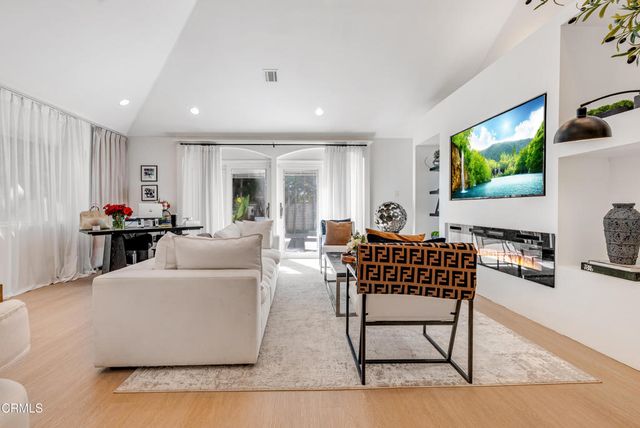 367 S Oak Avenue, Pasadena, CA 91107