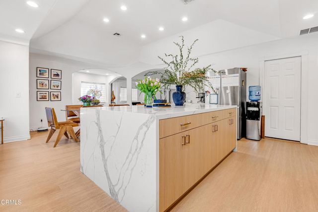367 S Oak Avenue, Pasadena, CA 91107