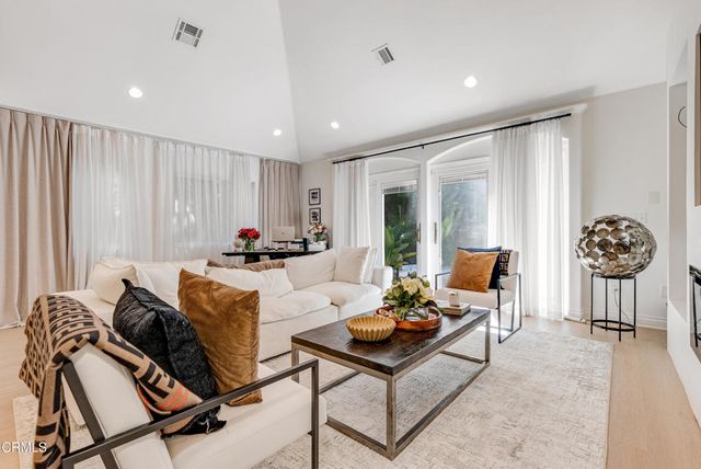 367 S Oak Avenue, Pasadena, CA 91107