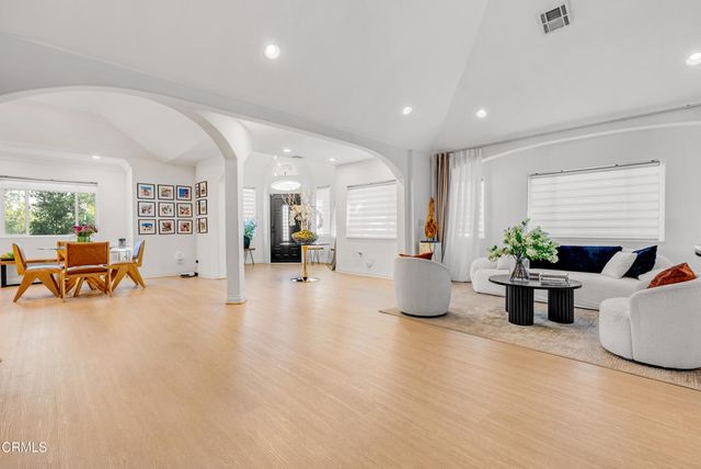 367 S Oak Avenue, Pasadena, CA 91107