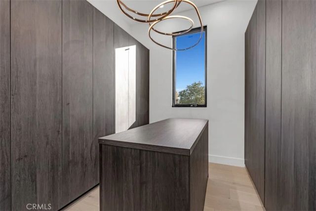 13016 Chandler, Sherman Oaks, CA 91401