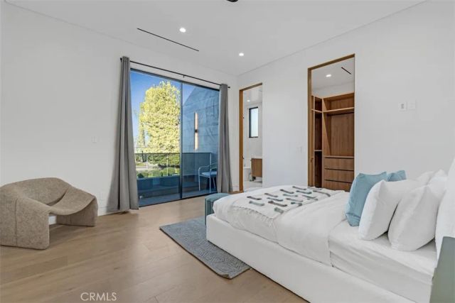 13016 Chandler, Sherman Oaks, CA 91401